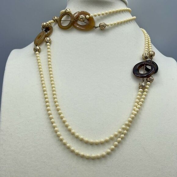 Vintage acrylic cream beads faux agate slices necklace - Picture 1 of 7